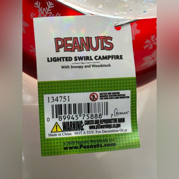 ⛄️ Peanuts Snoopy & Woodstock campfire snow globe, NWT - Picture 4 of 7